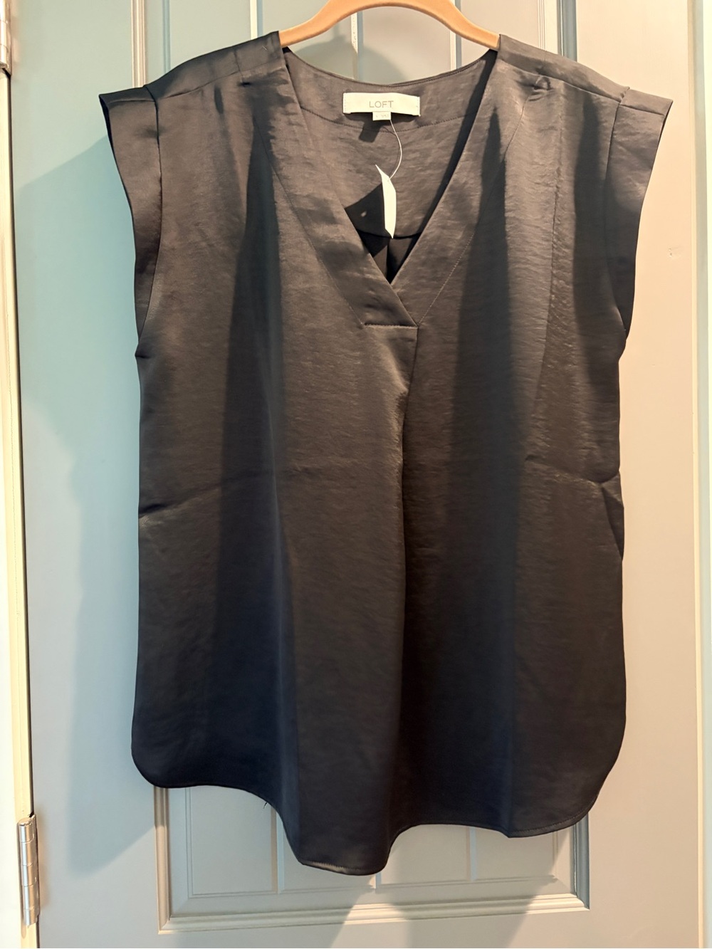 NWT LOFT Black Satin V-Neck Cap Sleeve Blouse Size Small